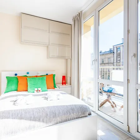 Little - Rainbow Apartment